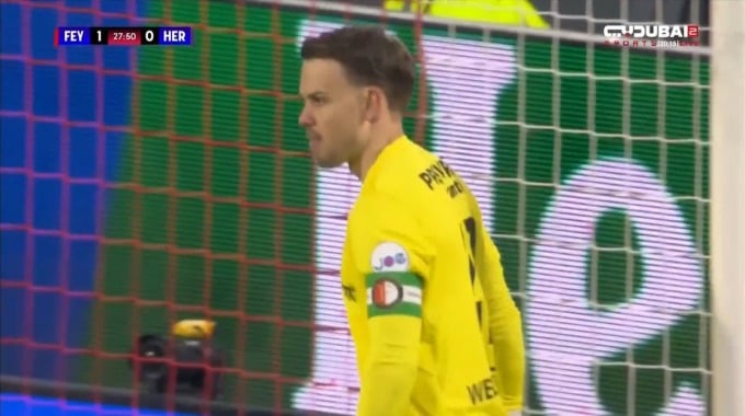 Penalty Luka Kulenovic For Team Heracles Against Feyenoord minute 29