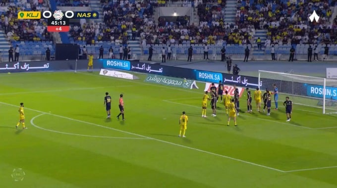 But Omar Mascarell Pour l’équipe Al Khaleej Contre Al Nassr FC à la minute 45