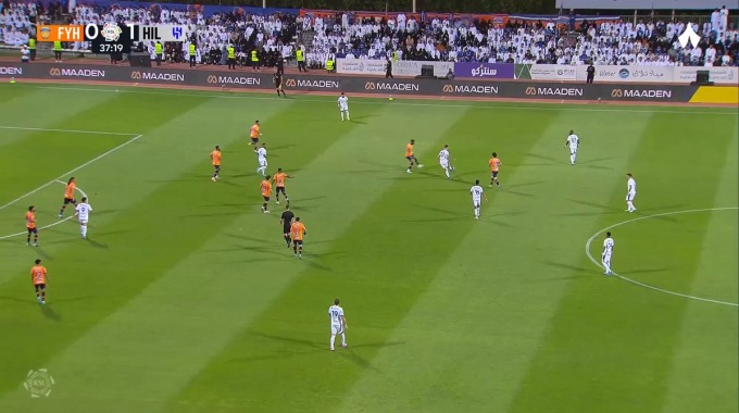 Gol anulado Marcos Leonardo Para el equipo Al Hilal Contra Al Feiha en el minuto 39