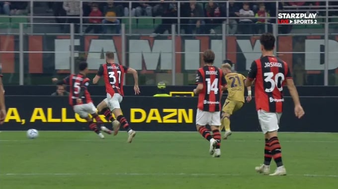Gol Samuel Mbangula Para el equipo Bologna Contra AC Milan en el minuto 86