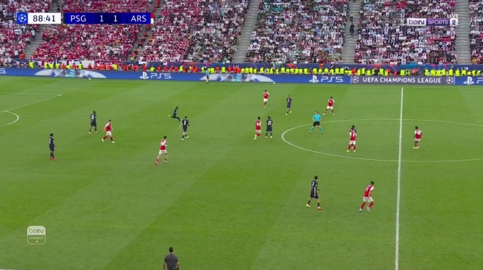 Oportunidad fallida Vitinha Para el equipo Paris-SG Contra Arsenal en el minuto 89