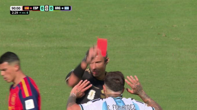 Red Card Enzo Fernández For Team Argentina Against Spain minute 90