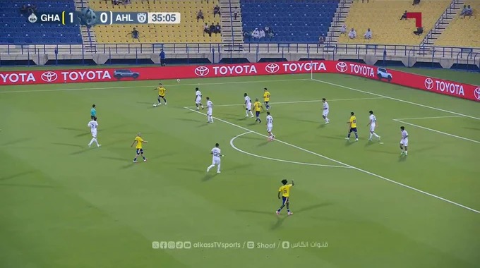 هدف ياسين براهيمي لفريق الغرافة بمواجهة الأهلي بالدقيقة 36