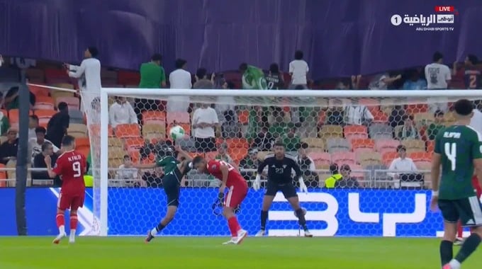 Tarjeta amarilla Mohammed Abu Al-Shamat Para el equipo Arabia Saudita Contra Kuwait en el minuto 46