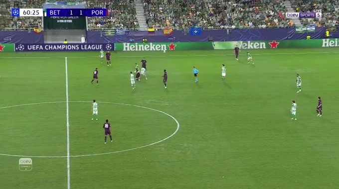 Gol Samu Aghehowa Para el equipo FC Porto Contra Real Betis en el minuto 61