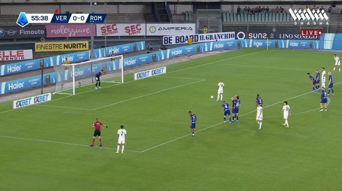 Penalty manqué Donyell Malen Pour l’équipe Roma Contre Hellas Verona à la minute 56