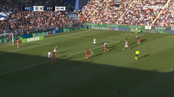 Gol Anis Hadj Moussa Para el equipo Feyenoord Contra PEC Zwolle en el minuto 63