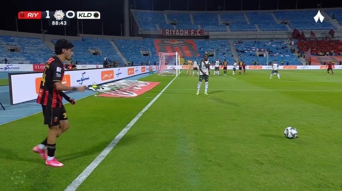 Gol Rodrigo Abascal Para el equipo Al Riyadh Contra Al-Kholood en el minuto 89
