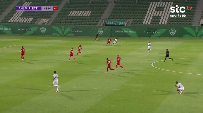 But Firas Al-Buraikan Pour l’équipe Al-Ahli Contre Al-Ettifaq à la minute 45