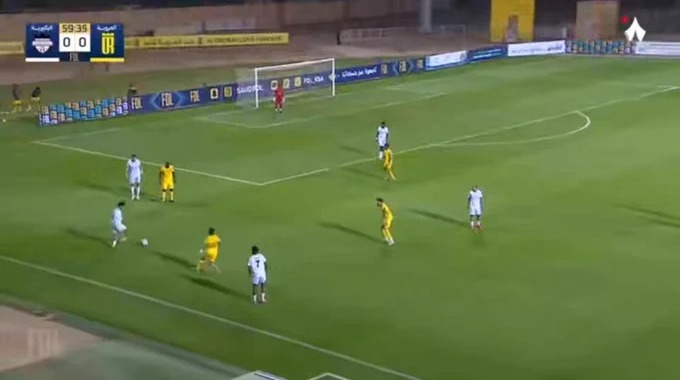 But Abdellah Zoubir Pour l’équipe Al-Orobah Contre Al-Bukiryah à la minute 60