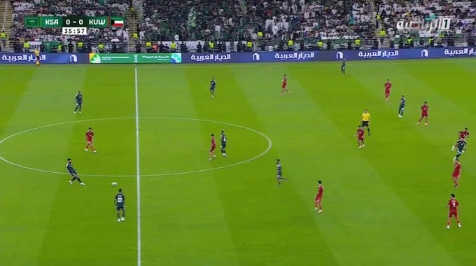 Gol anulado Mohammed Abu Al-Shamat Para el equipo Arabia Saudita Contra Kuwait en el minuto 37