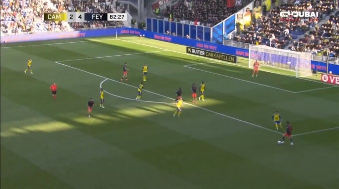 Gol Gjivai Zechiël Para el equipo Feyenoord Contra Cambuur en el minuto 83