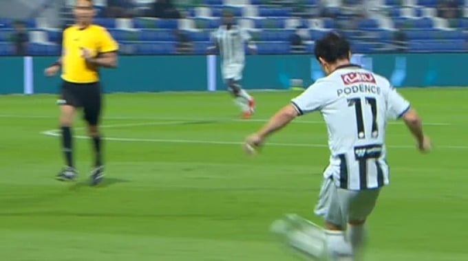 CrossBar Mourad Batna For Team Al Fateh FC Against Al Shabab minute 5