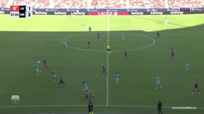 But Roger Brugué Pour l’équipe Levante Contre Barcelona à la minute 88