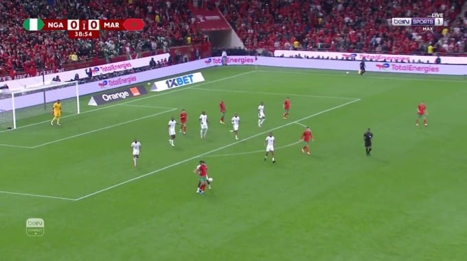 فرصة ضائعة إسماعيل صيباري لفريق المغرب بمواجهة نيجيريا بالدقيقة 39