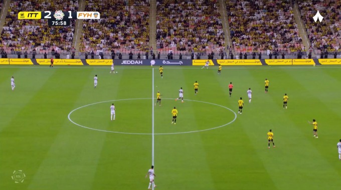 هدف ملغي لازارو فينيسيوس لفريق الفيحاء بمواجهة الاتحاد بالدقيقة 77