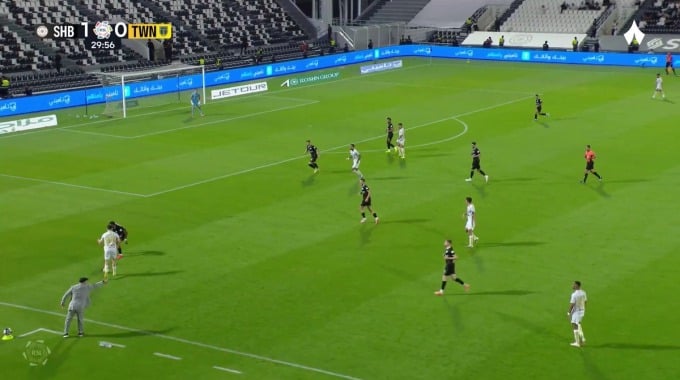 Gol Mohammed Al-Kuwaykibi Para el equipo Al-Taawoun Contra Al Shabab en el minuto 31