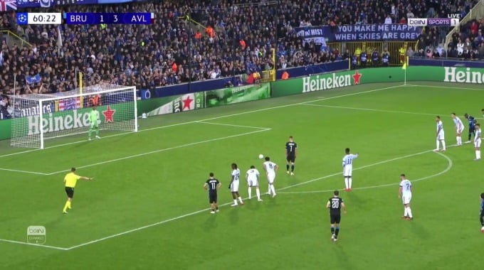 Penalti Nicolo Tresoldi Para el equipo Club Brugge Contra Aston Villa en el minuto 61