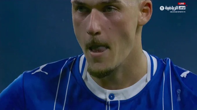 Penalti Ajdin Hrustic Para el equipo Al-Nasr SC Contra United FC en el minuto 59