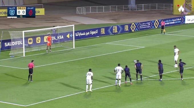 Penalty Zinho Gano For Team Al-Okhdood Against Al-Jandal minute 9