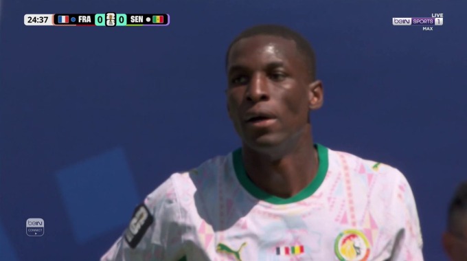 Tiro al poste Nicolas Jackson Para el equipo Senegal Contra Francia en el minuto 25